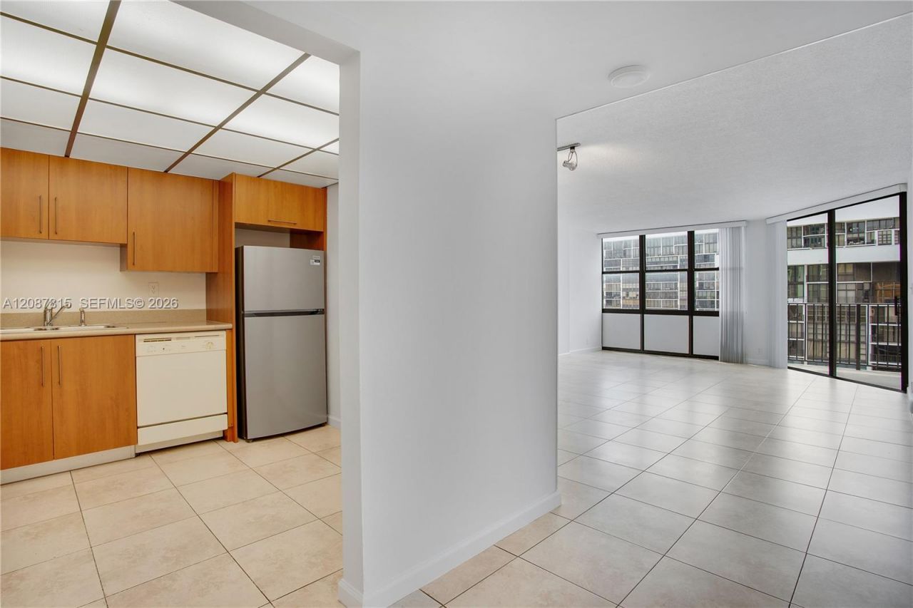 1901 Brickell Ave, Unit B1702, Miami, FL 33129 Photo