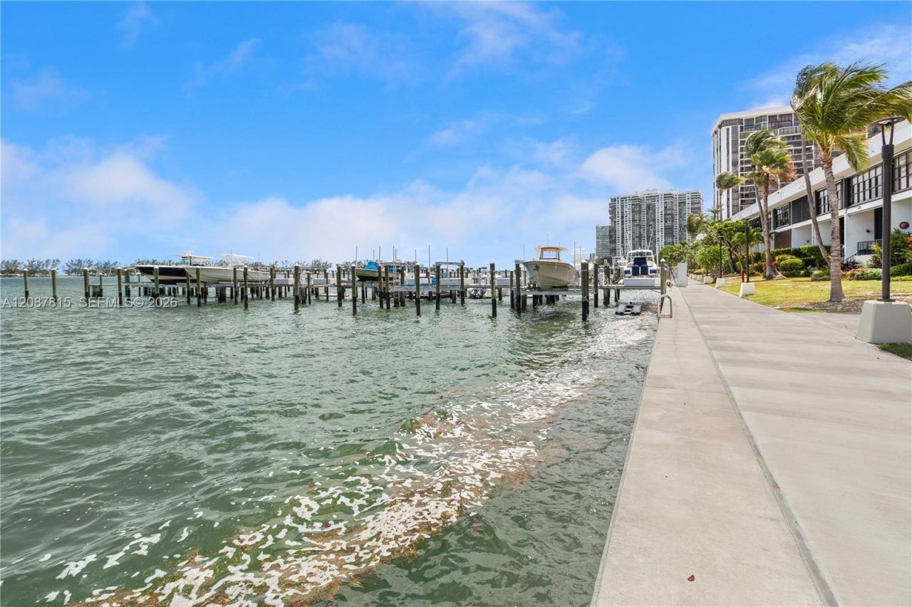 1901 Brickell Ave, Unit B1702, Miami, FL 33129 Photo