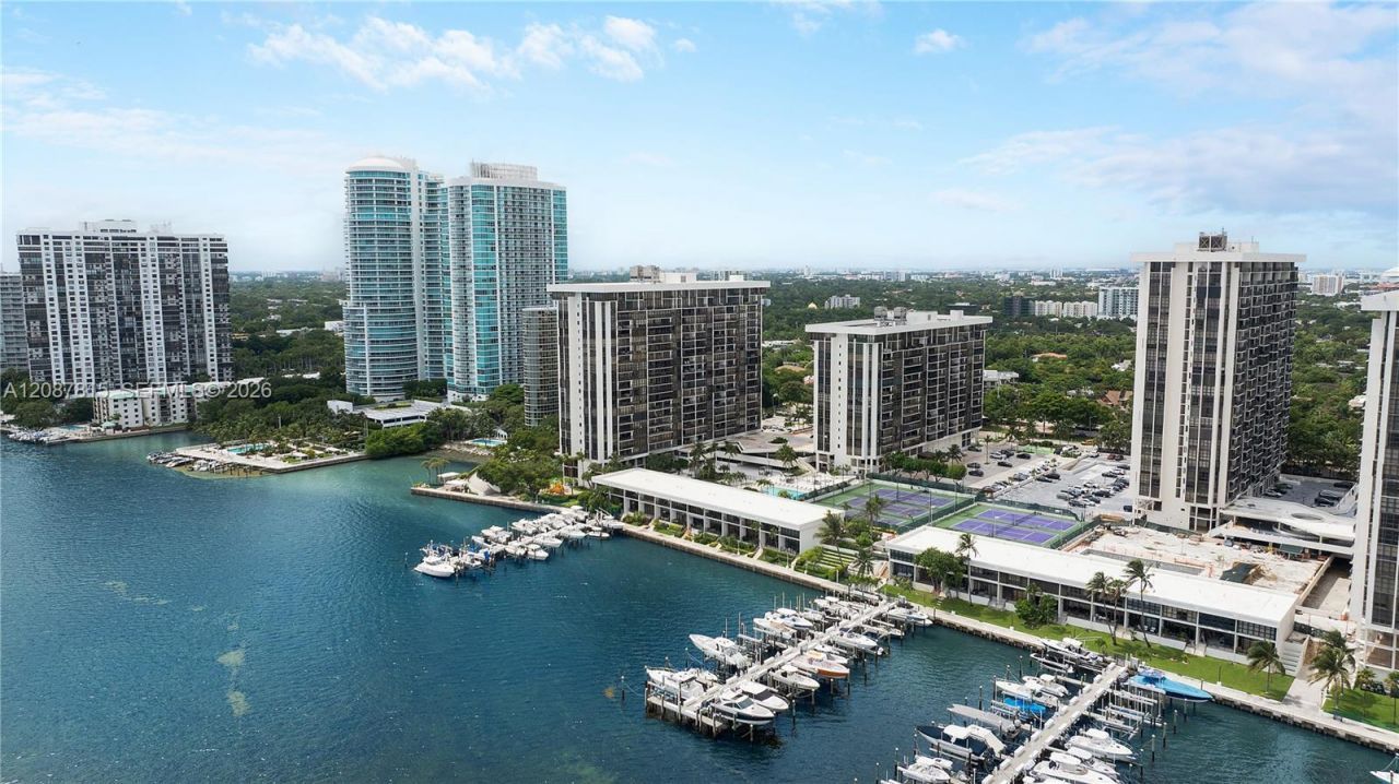 1901 Brickell Ave, Unit B1702, Miami, FL 33129 Photo