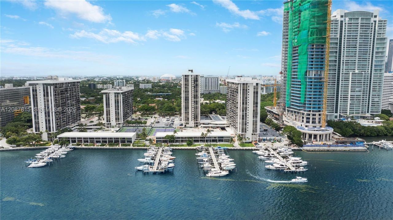 1901 Brickell Ave, Unit B1702, Miami, FL 33129 Photo
