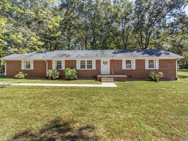214 Crestwood Dr , Tullahoma, TN 37388