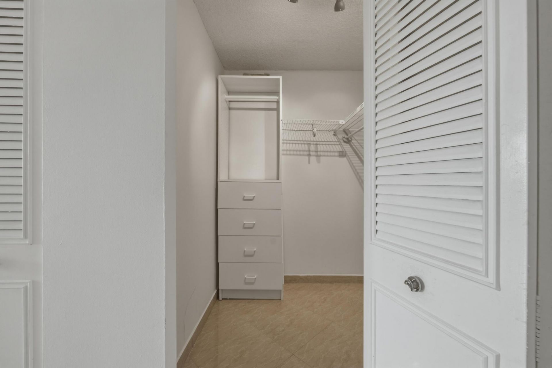 250 174th Street, Unit 1719, Sunny Isles Beach, FL 33160 Photo