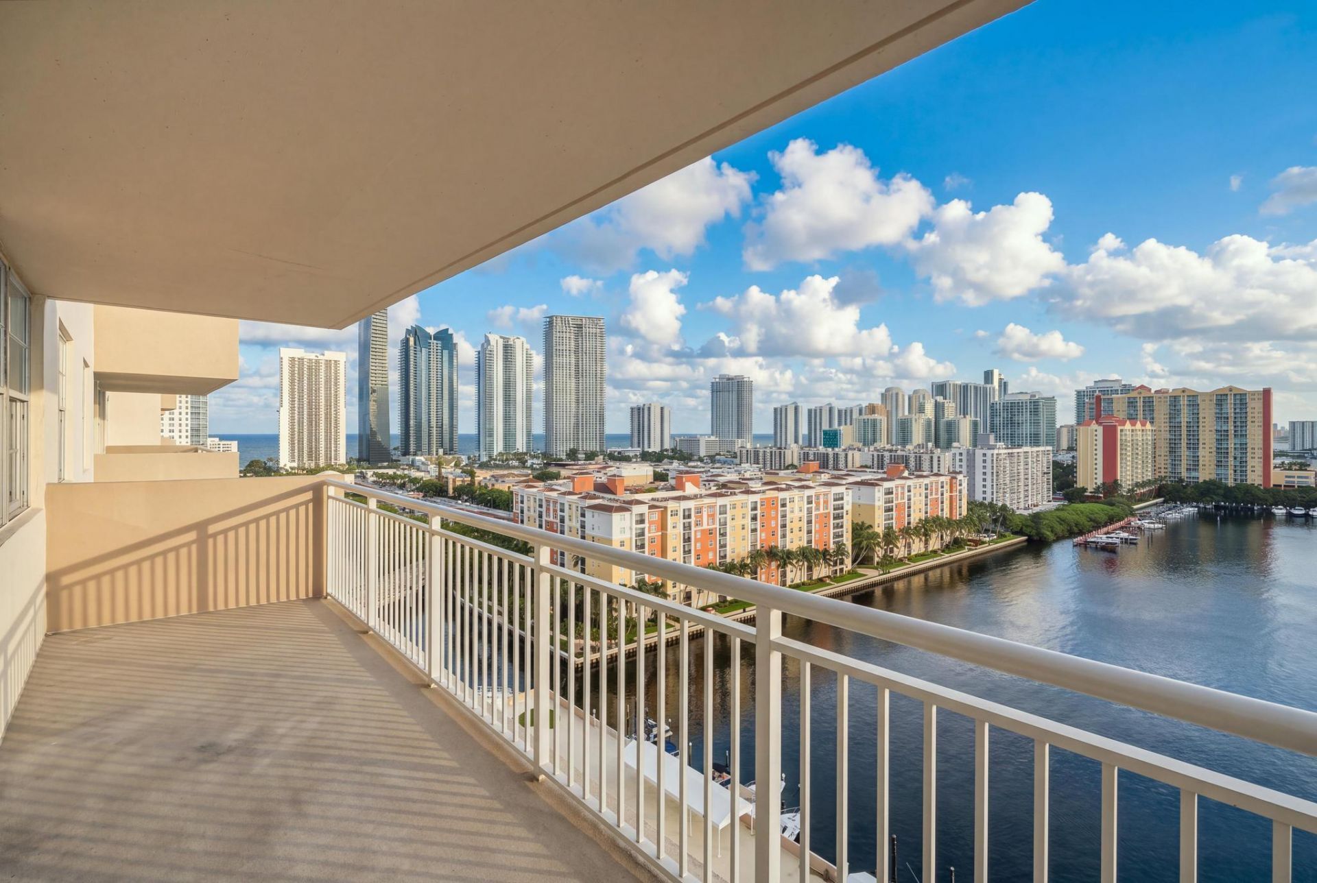 250 174th Street, Unit 1719, Sunny Isles Beach, FL 33160 Photo
