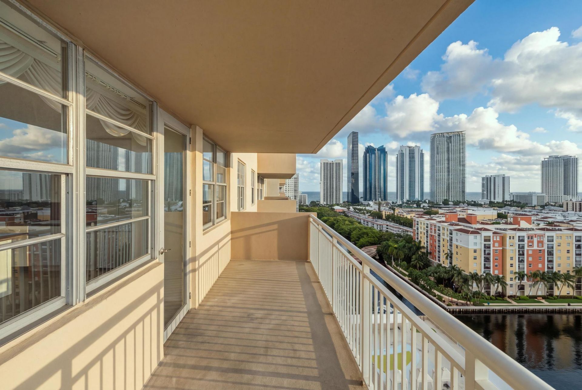 250 174th Street, Unit 1719, Sunny Isles Beach, FL 33160 Photo
