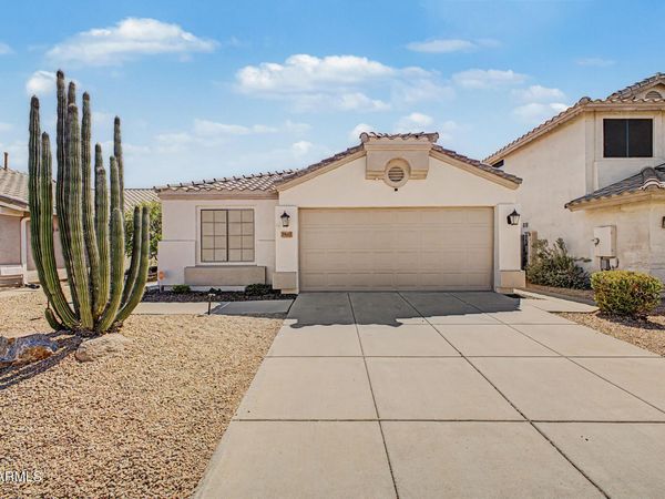 3807 W RUNION Drive, Glendale, AZ 85308
