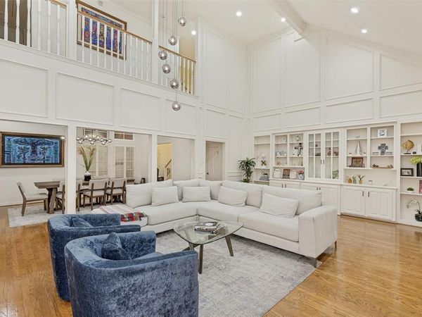 7 Queensview Court, Dallas, TX 75225