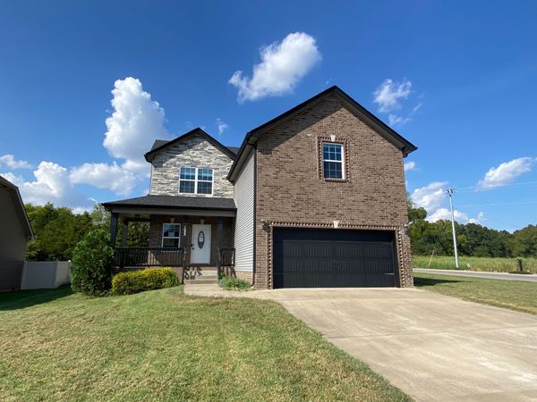 1033 Garner Hills Dr , Clarksville, TN 37042