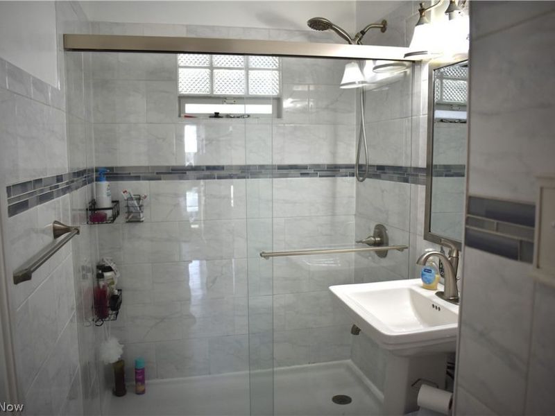 11817 Brighton Avenue, Cleveland, OH 44111 Photo 6