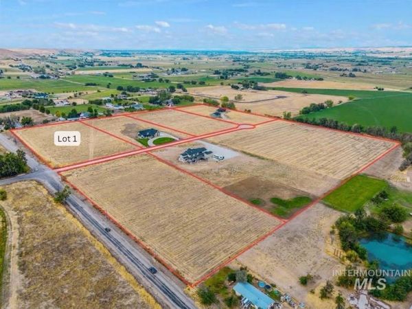 6699 Sophie Lane, Emmett, ID 83617