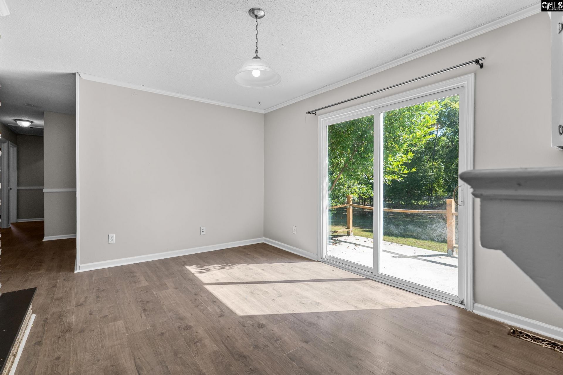 204 Oakwood Drive  Photo 10