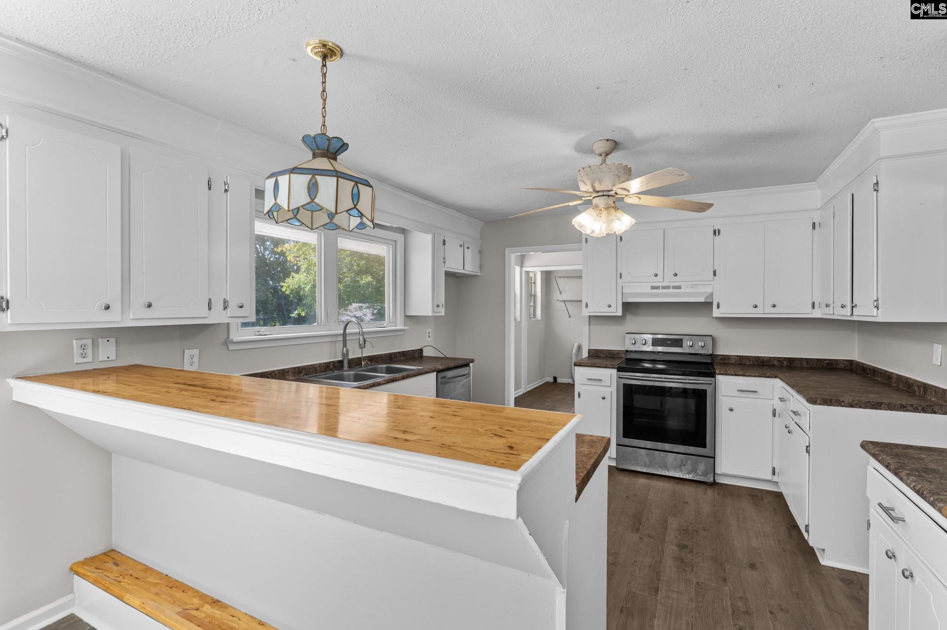 204 Oakwood Drive  Photo 12