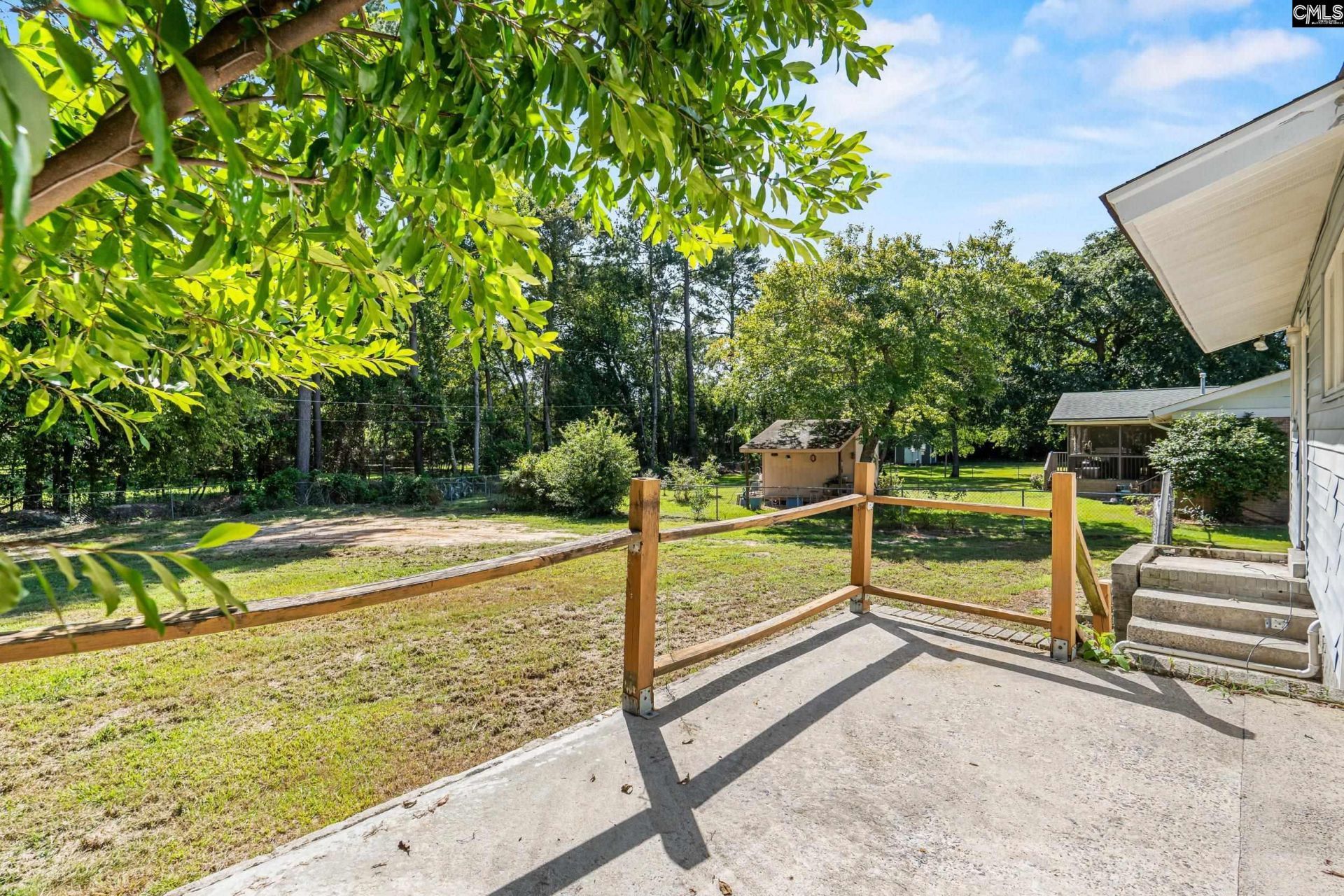 204 Oakwood Drive  Photo 32