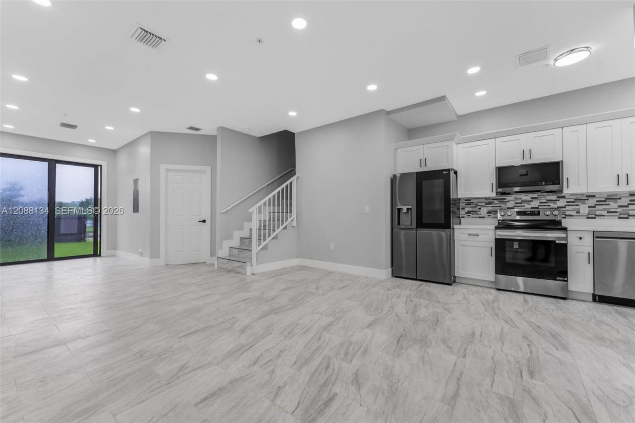 1962 NW 107th St, Miami, FL 33167 Photo