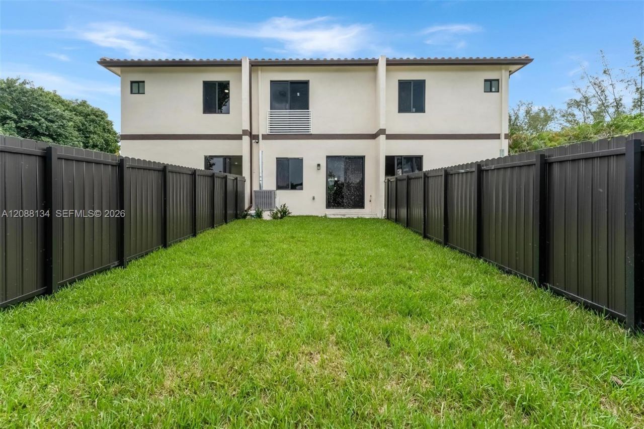 1962 NW 107th St, Miami, FL 33167 Photo