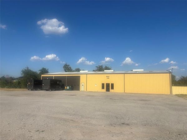 105 Factory Outlet Avenue, Mineral Wells, TX 76067