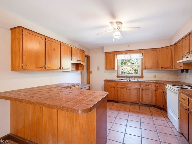 1170 Auburn Avenue, Barberton, OH 44203 Photo 11