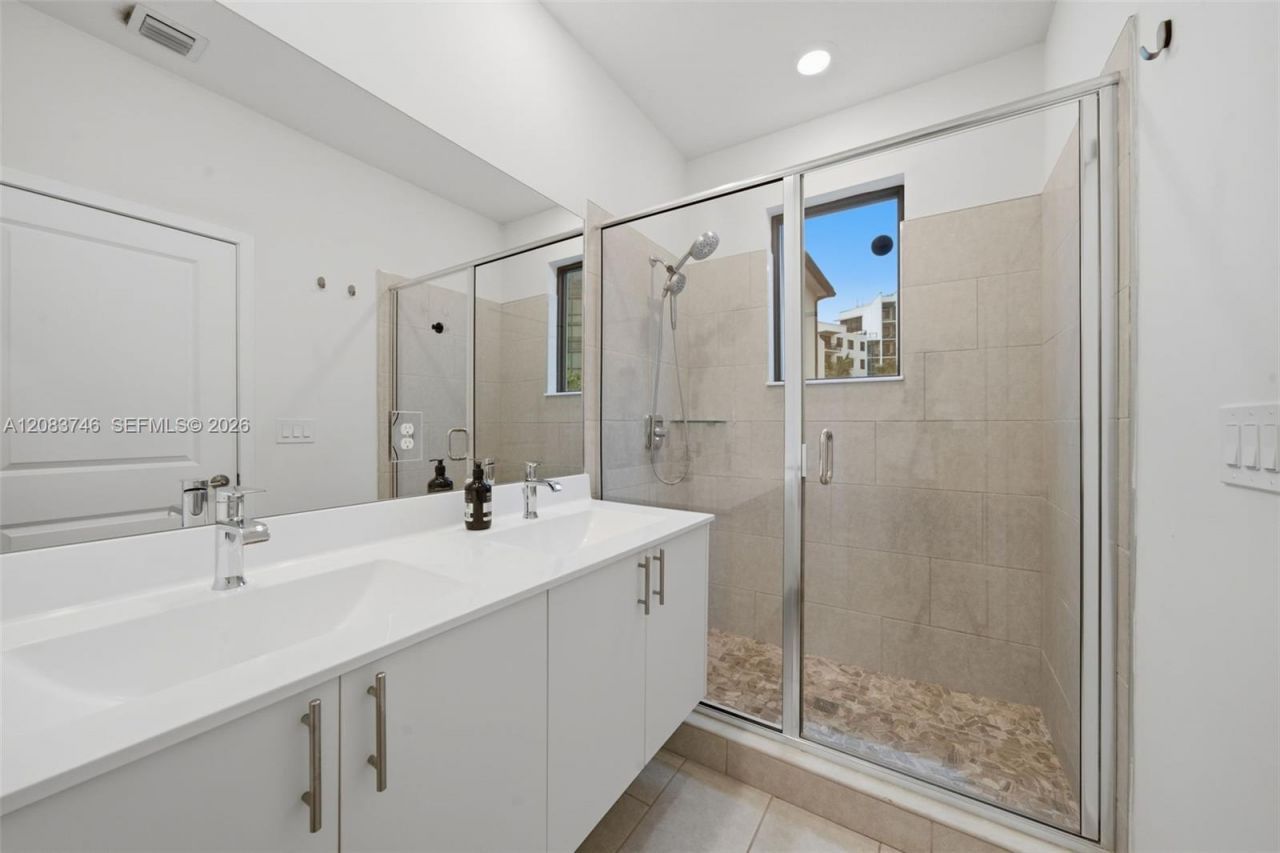 4519 NW 84th Ave, Doral, FL 33166 Photo