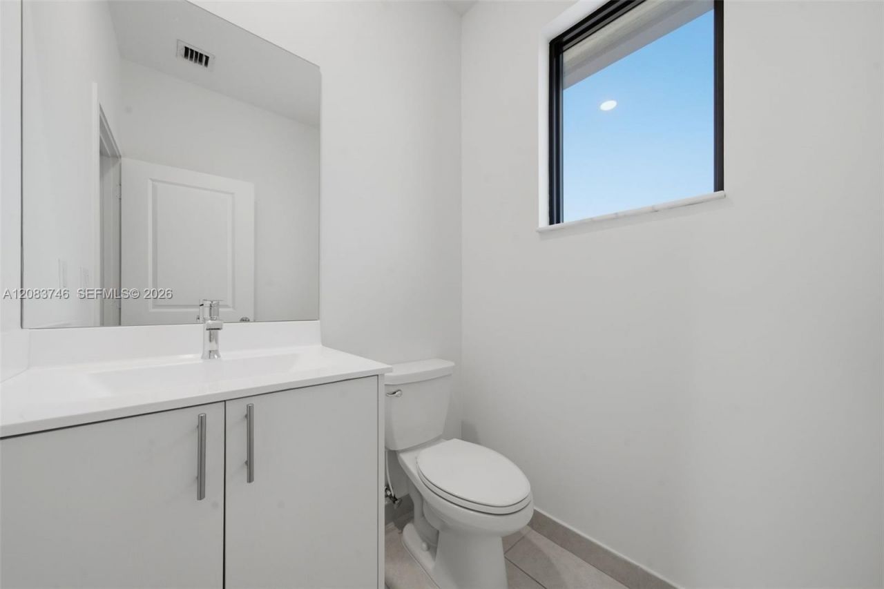 4519 NW 84th Ave, Doral, FL 33166 Photo
