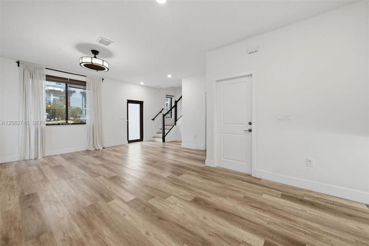 4519 NW 84th Ave, Doral, FL 33166 Photo