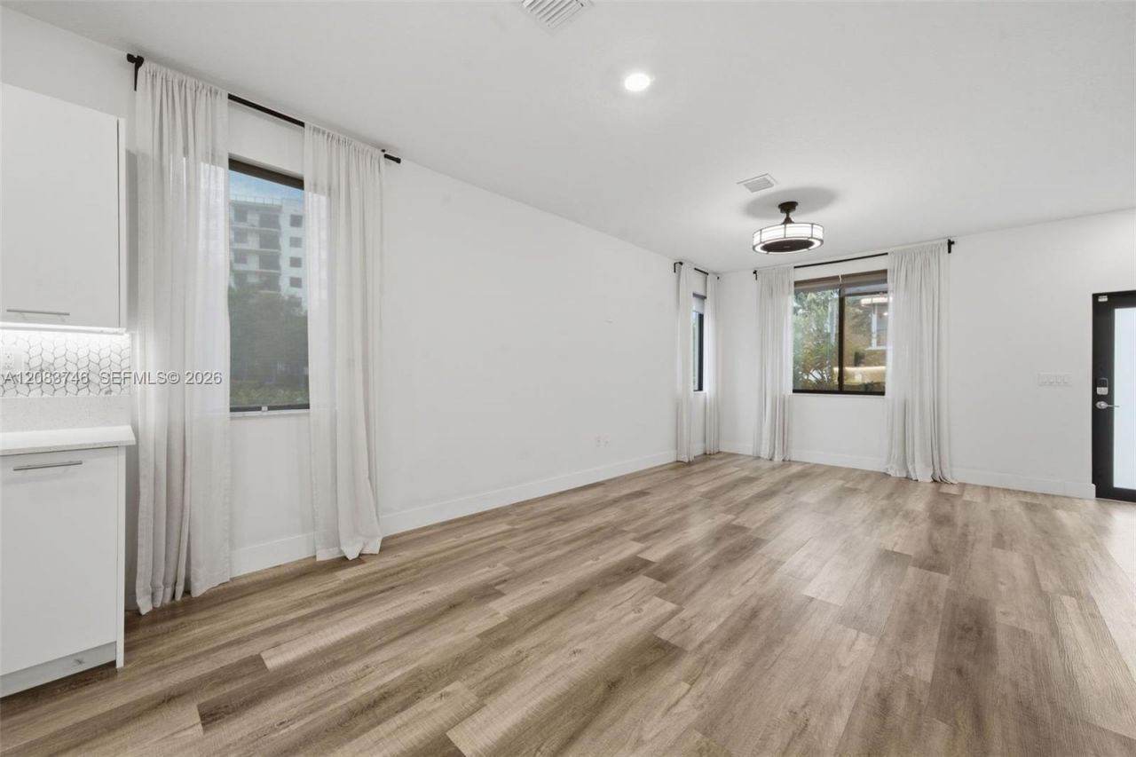 4519 NW 84th Ave, Doral, FL 33166 Photo
