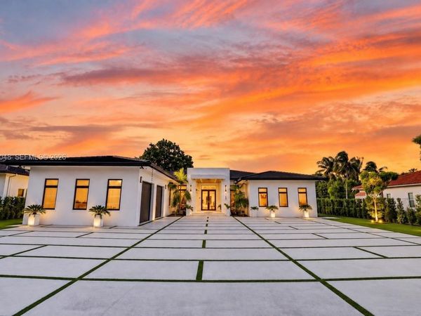 11681 SW 93rd St , Miami, FL 33176