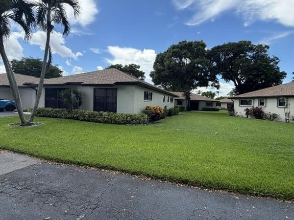 4695 ROBINWOOD Place, Unit B, Boynton Beach, FL 33436