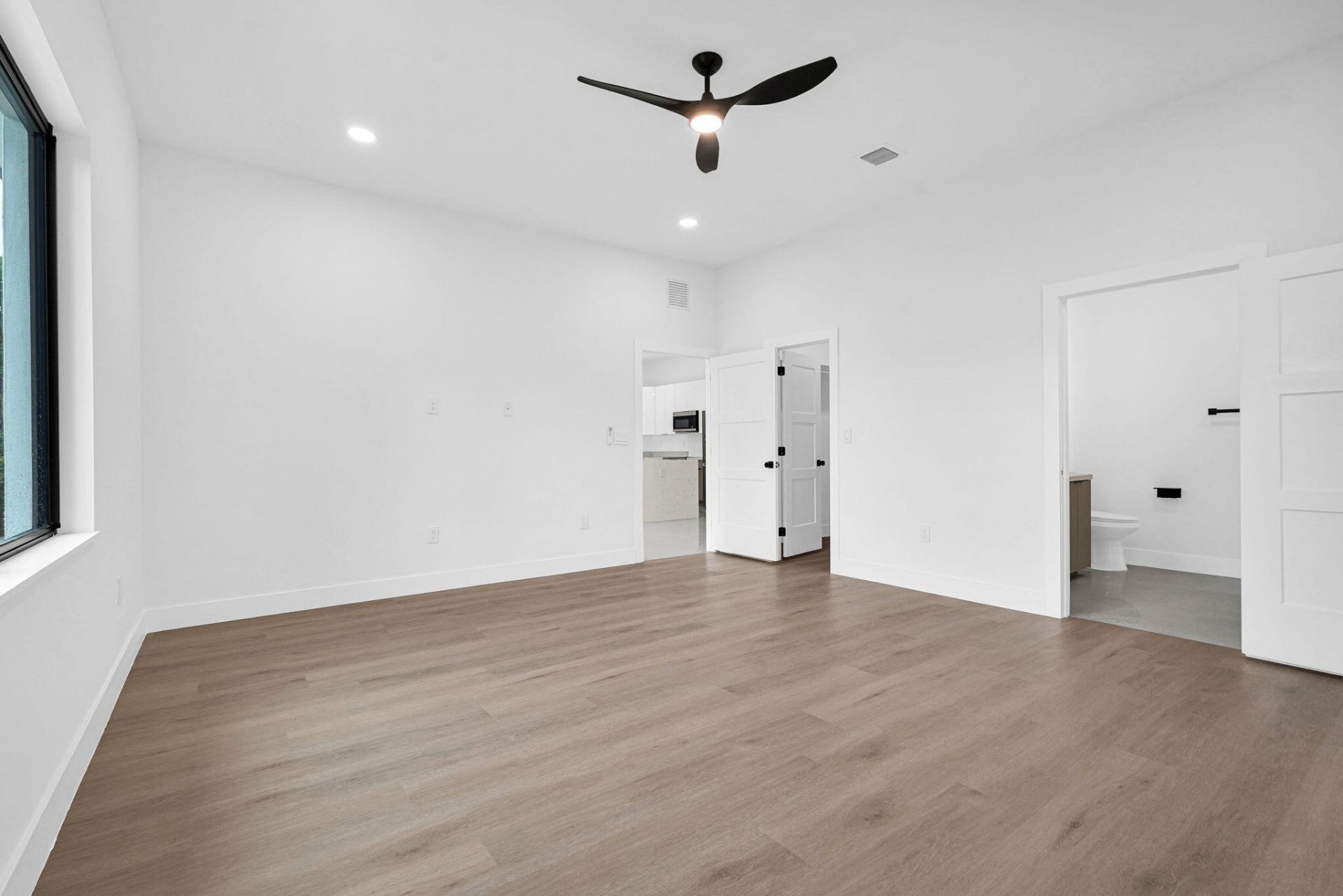 2540 NW 14th Court, Fort Lauderdale, FL 33311 Photo