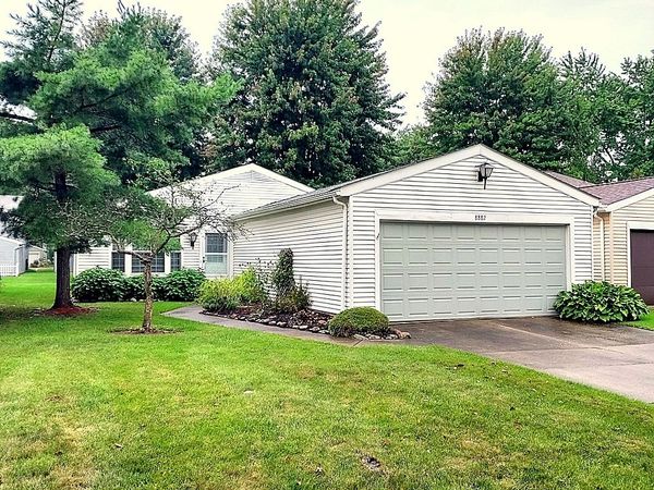 8882 Holly Lane , Unit 59, Olmsted Falls, OH 44138