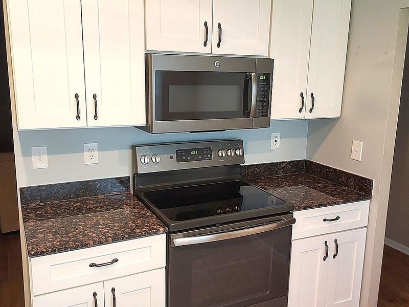 8882 Holly Lane, Unit 59, Olmsted Falls, OH 44138 Photo 3