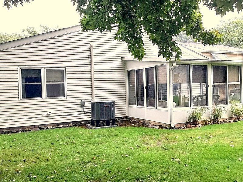 8882 Holly Lane, Unit 59, Olmsted Falls, OH 44138 Photo 32