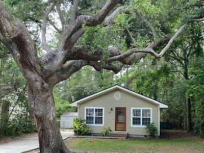 418 Meritta Avenue, Beaufort, SC 29902