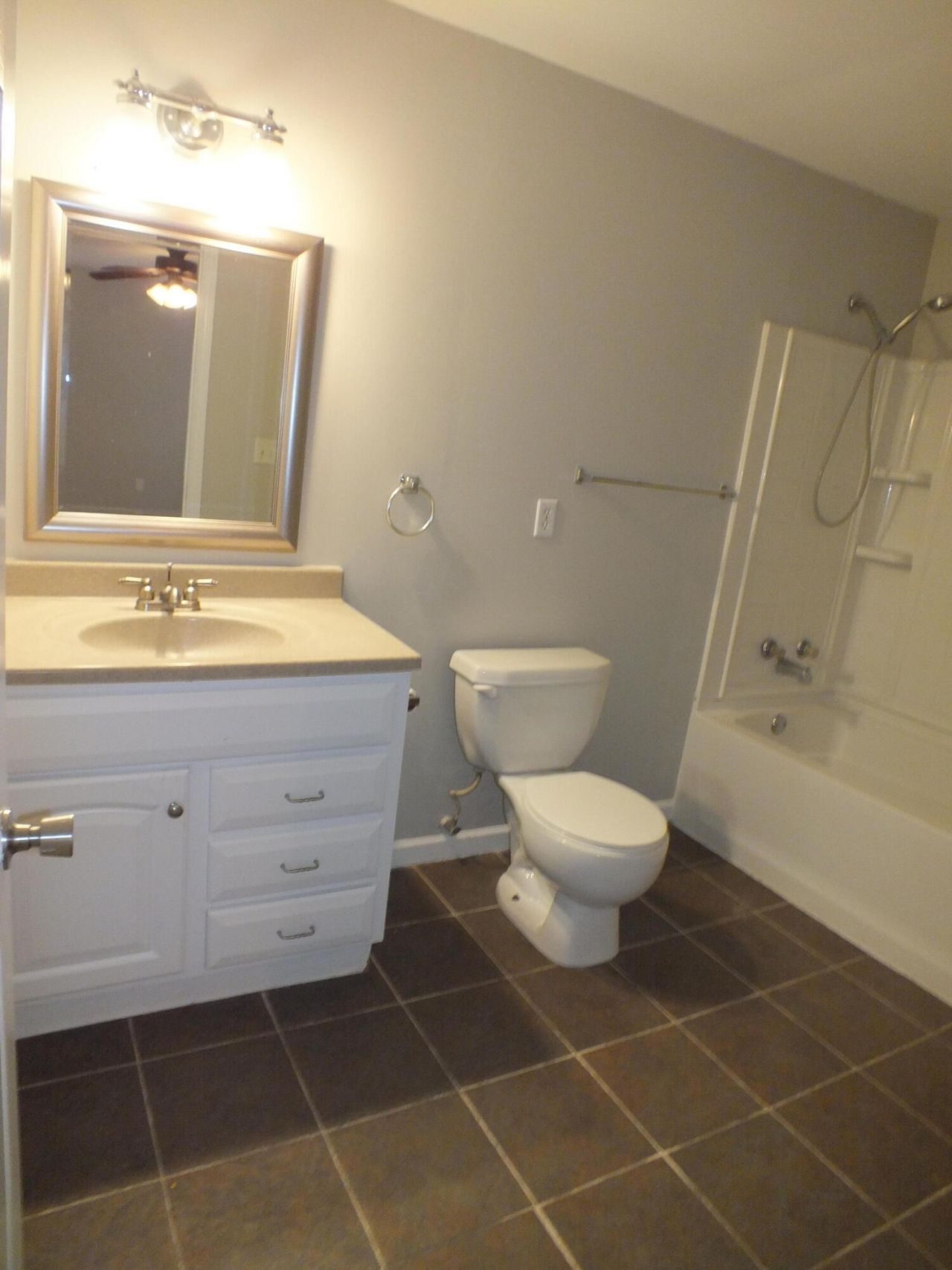 418 Meritta Avenue Photo 12