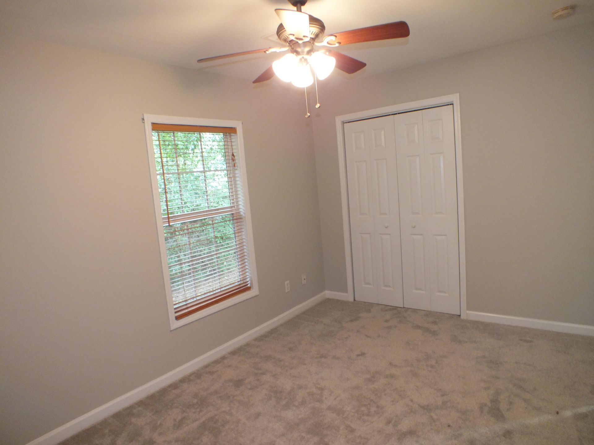 418 Meritta Avenue Photo 13