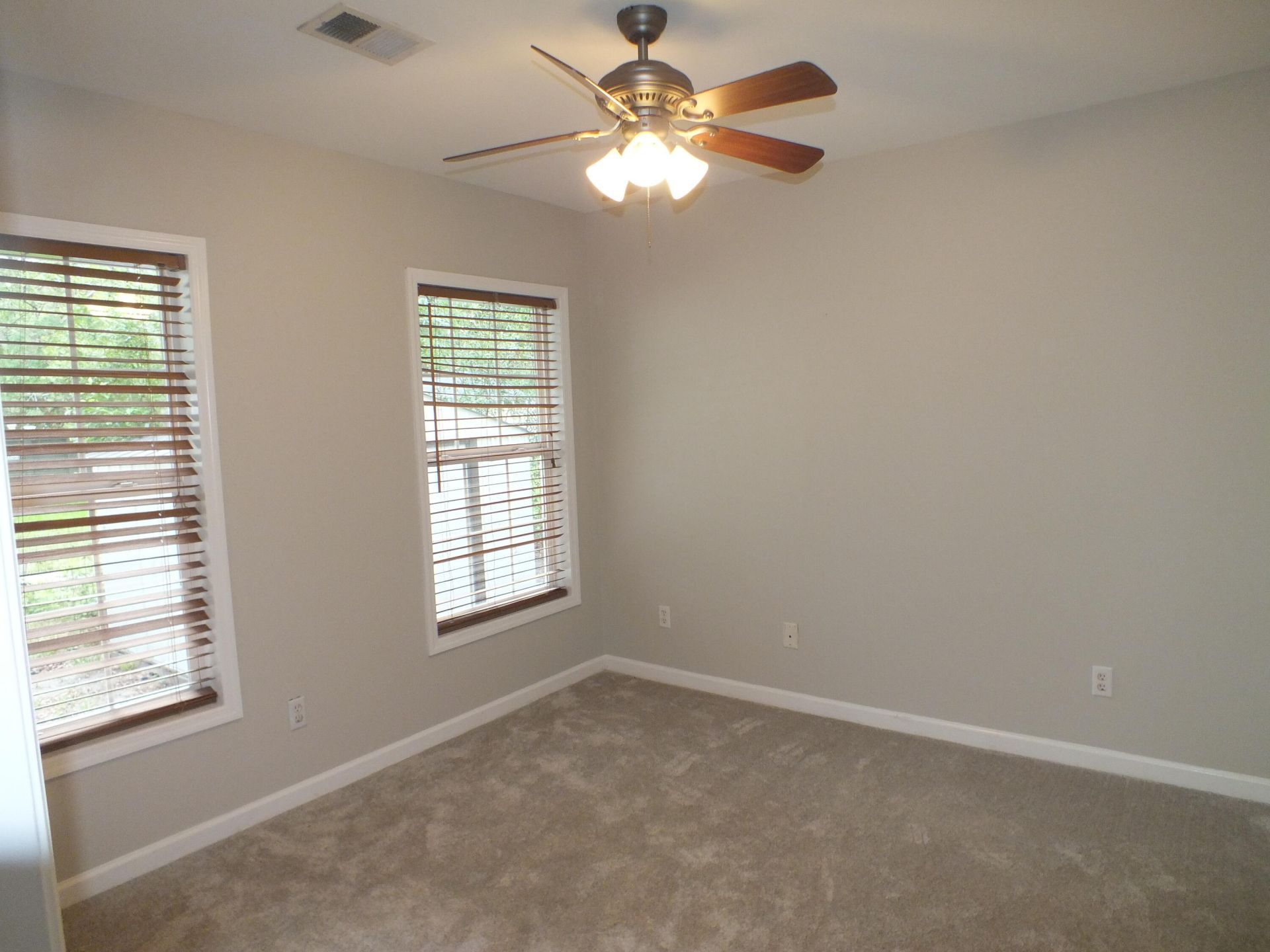 418 Meritta Avenue Photo 17