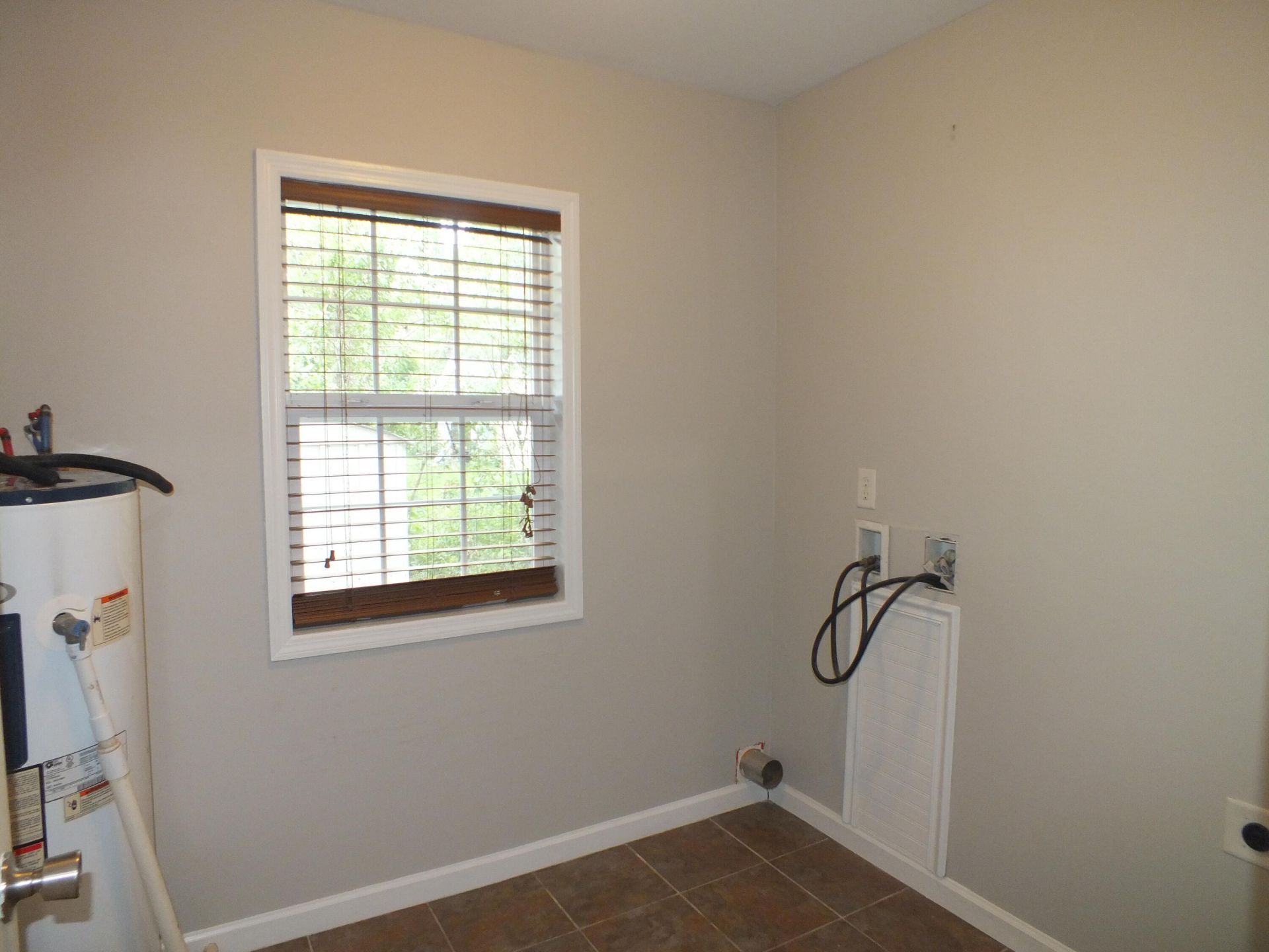 418 Meritta Avenue Photo 21