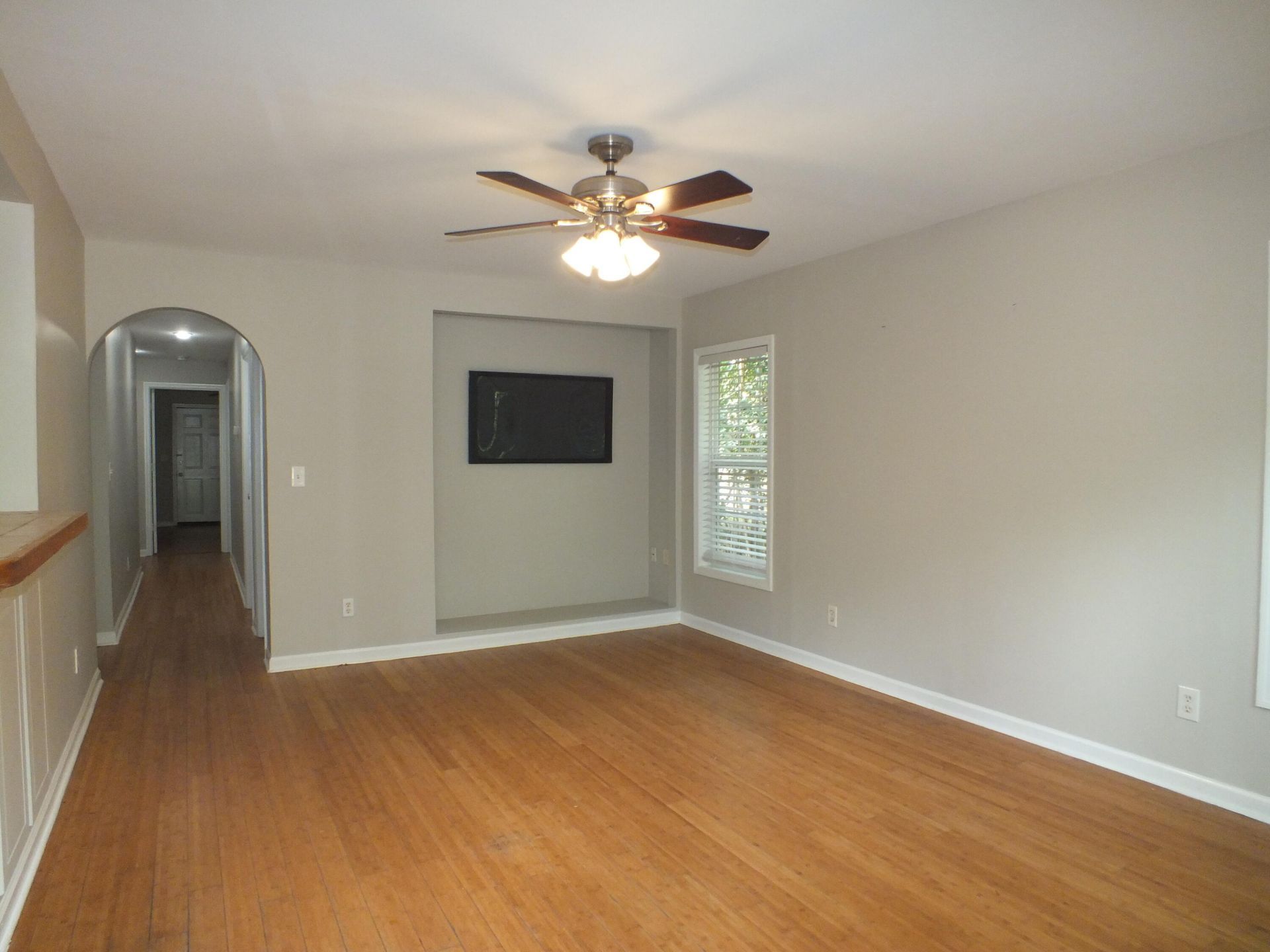 418 Meritta Avenue Photo 4