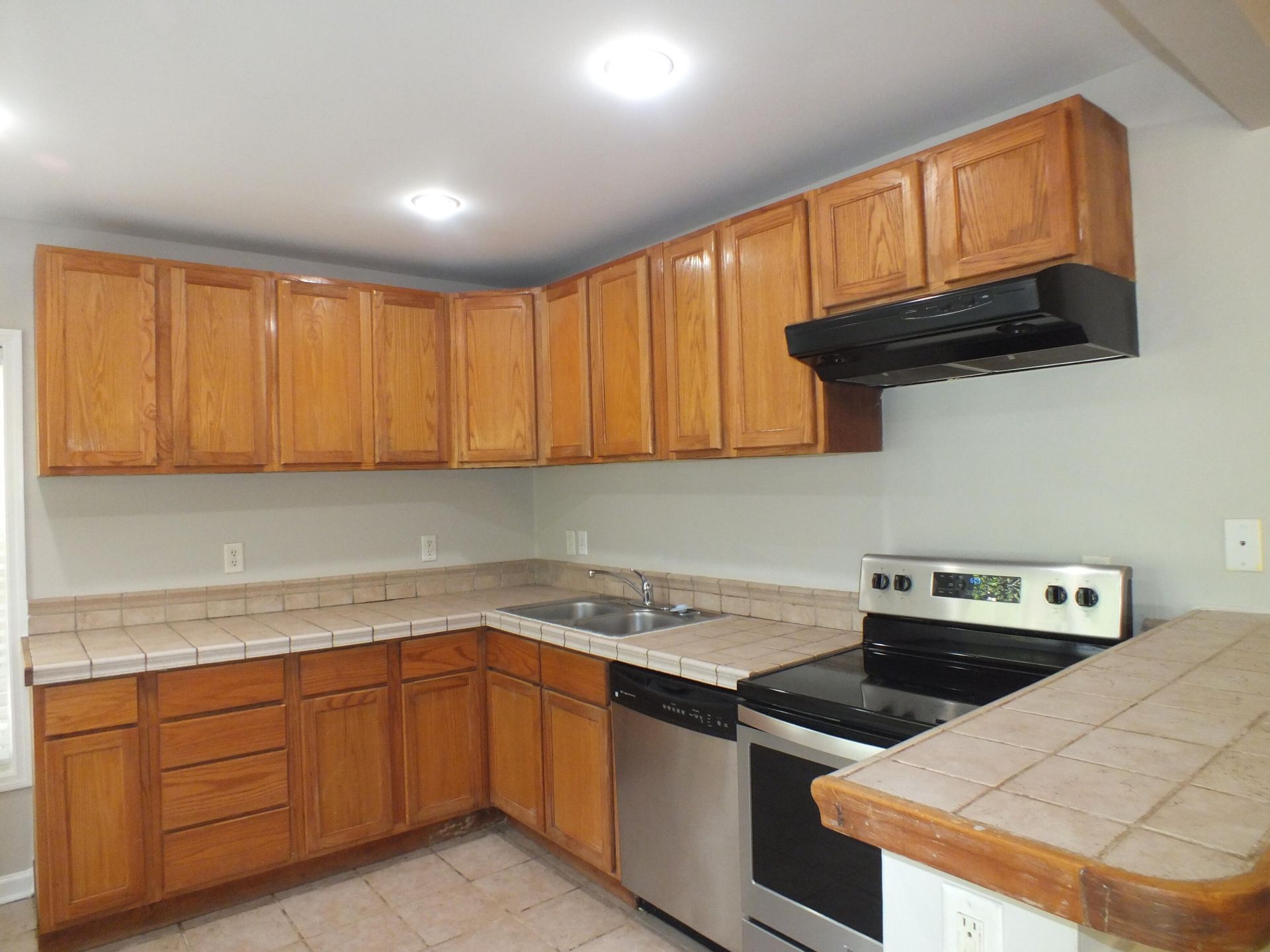 418 Meritta Avenue Photo 6
