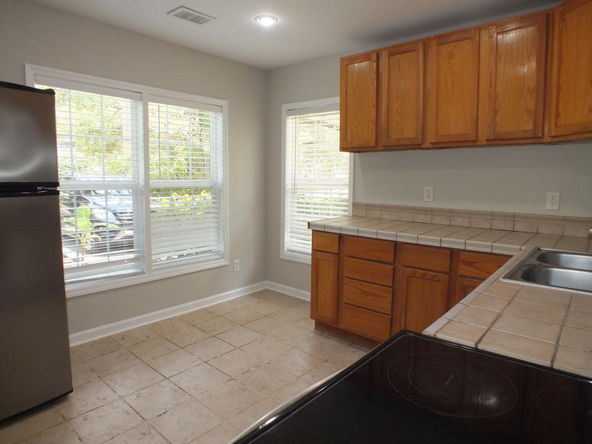 418 Meritta Avenue Photo 7