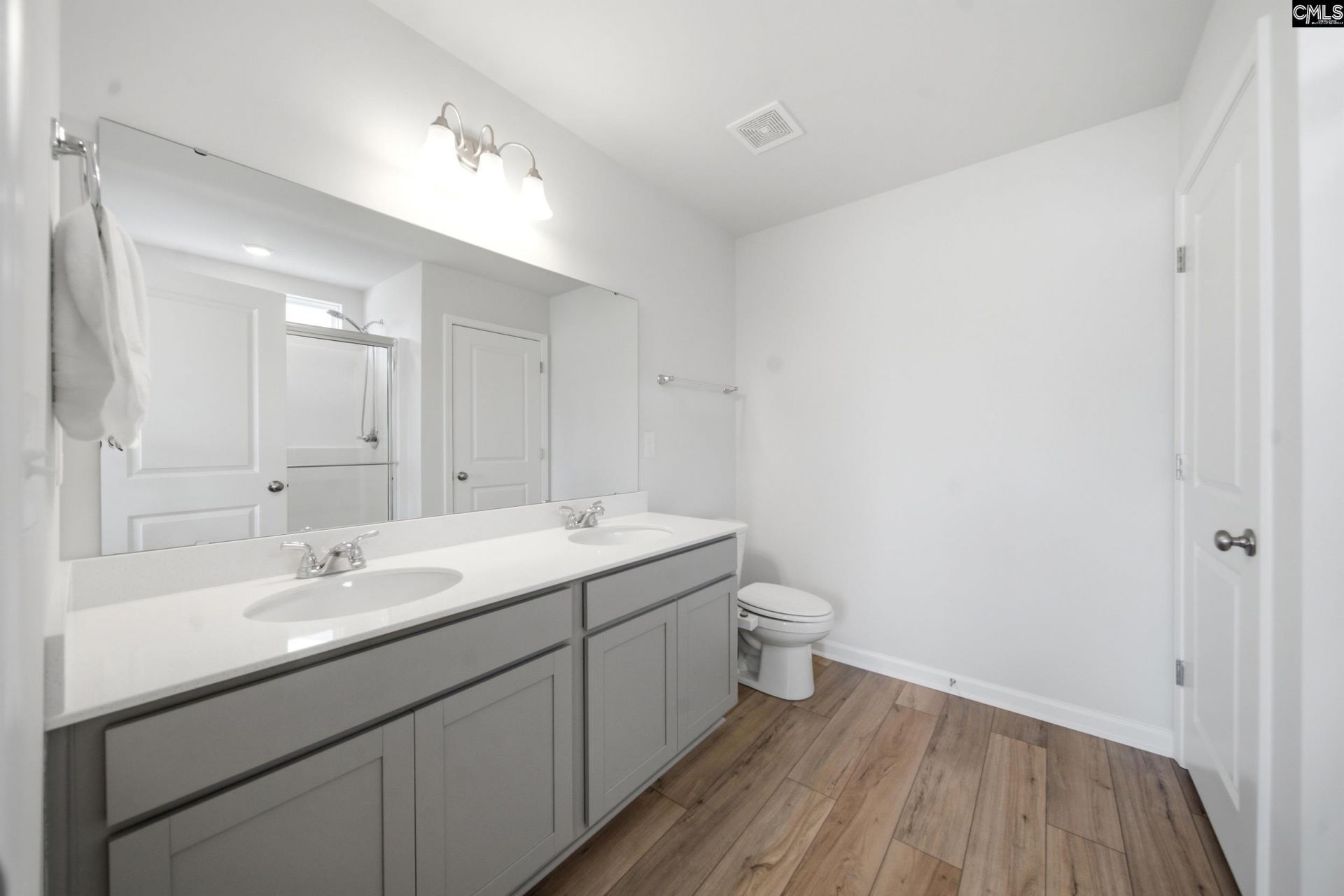 512 Silverbow Drive  Photo 12