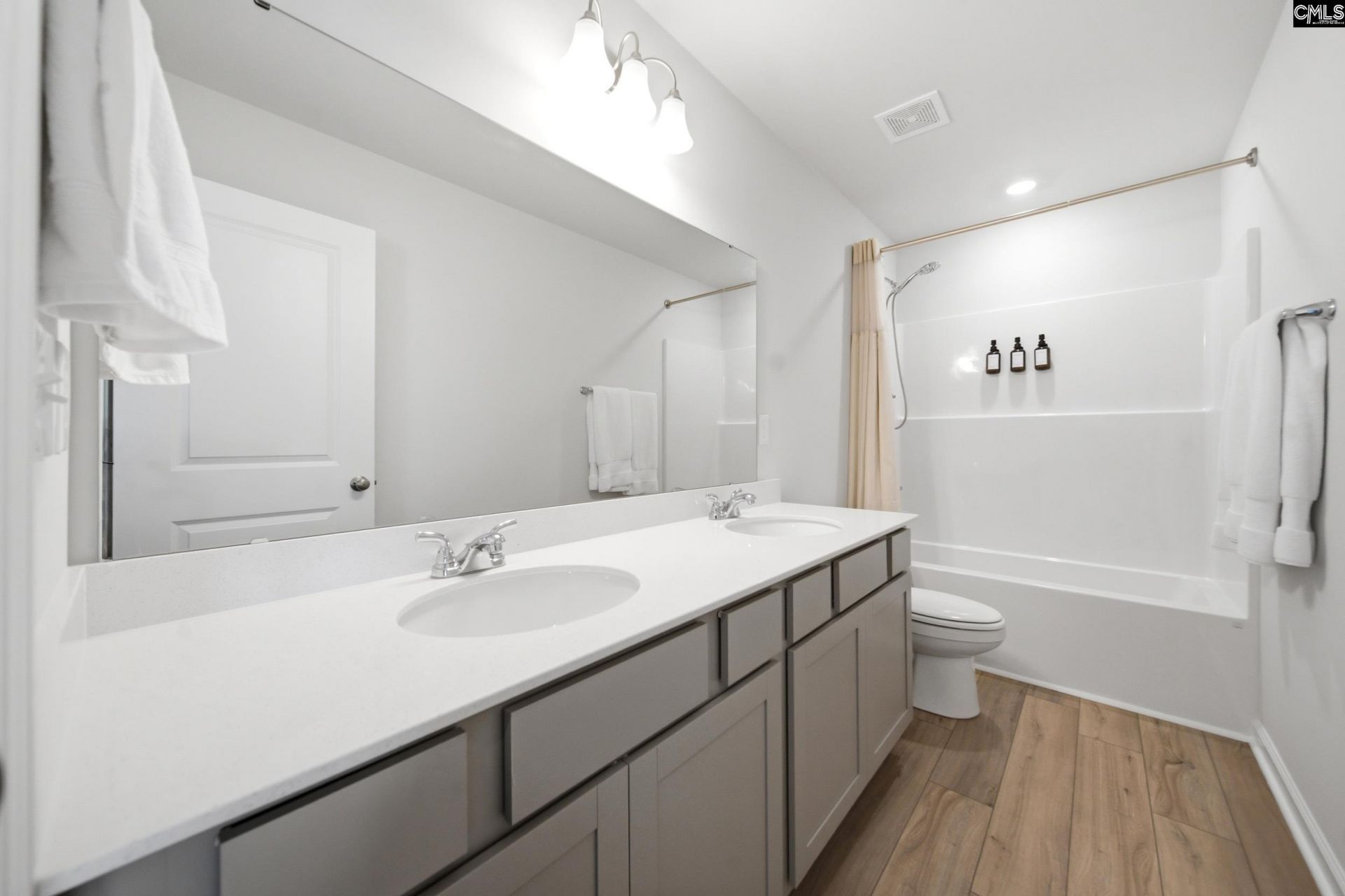 512 Silverbow Drive  Photo 14