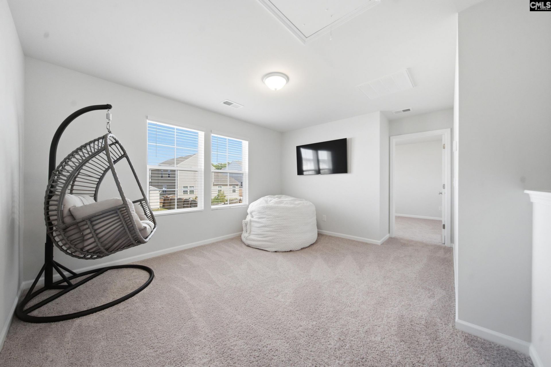 512 Silverbow Drive  Photo 17