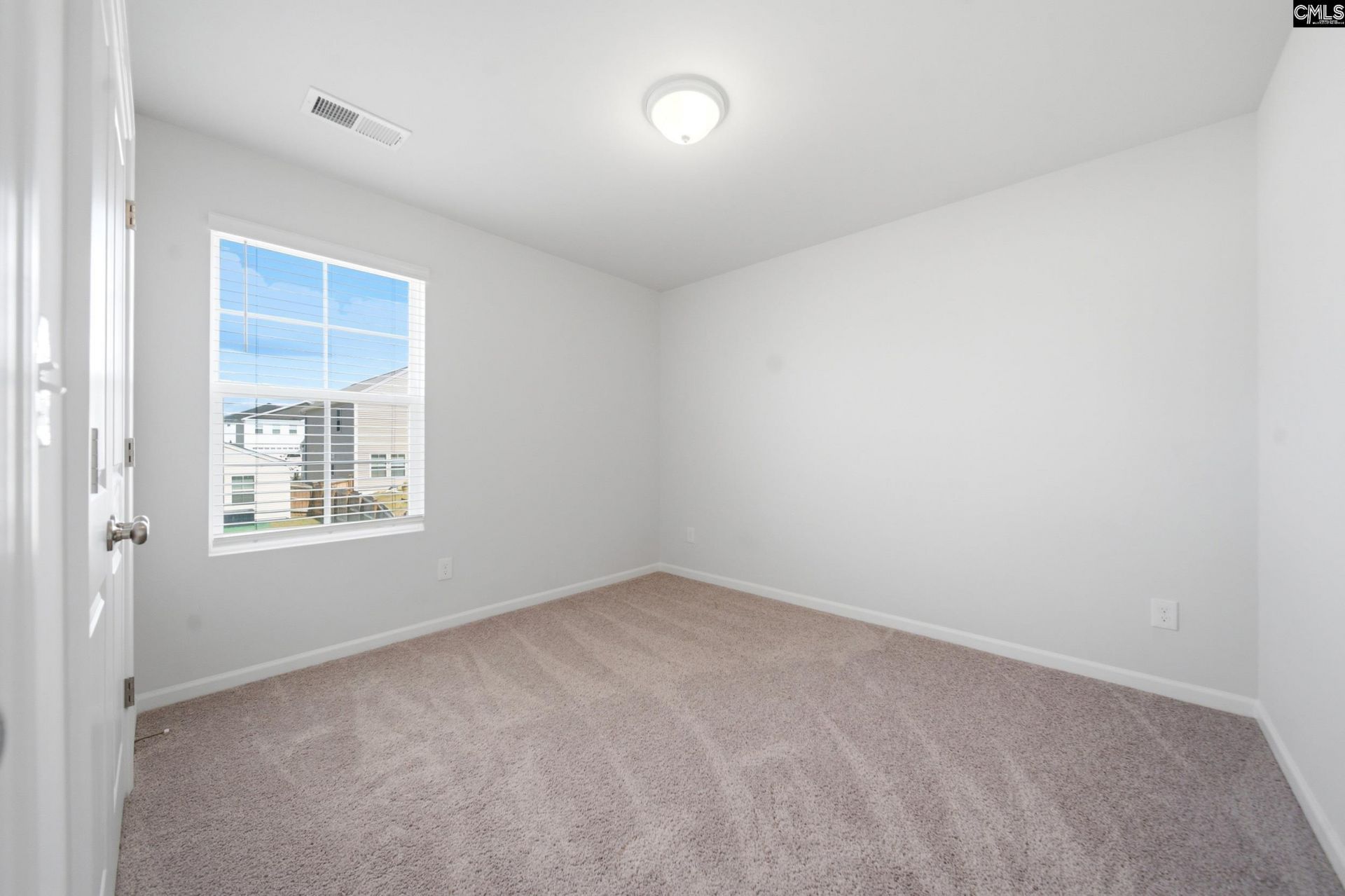 512 Silverbow Drive  Photo 18