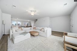 512 Silverbow Drive  photo 4