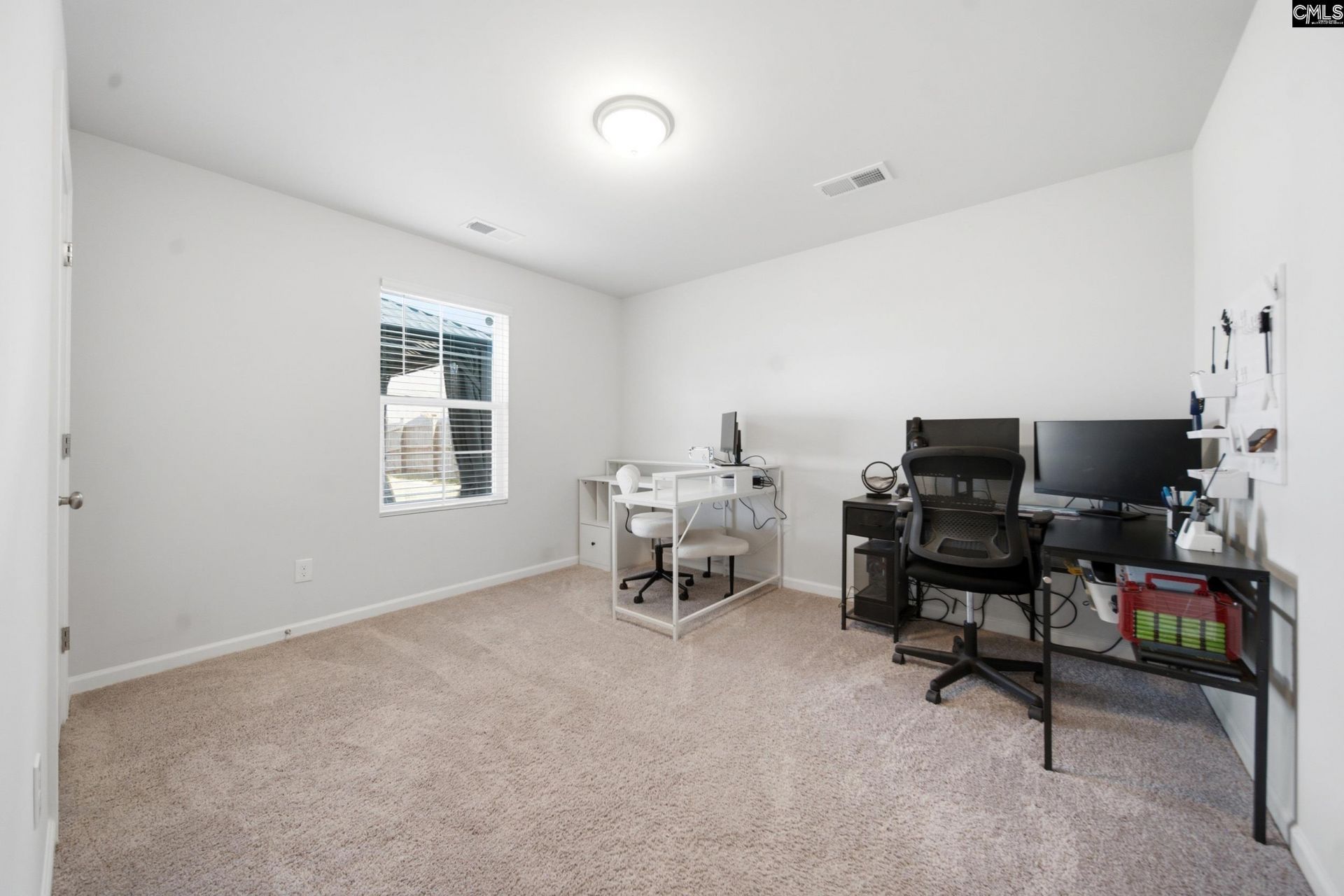 512 Silverbow Drive  Photo 9