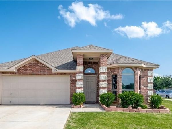 3024 Ortiz Drive, Arlington, TX 76010