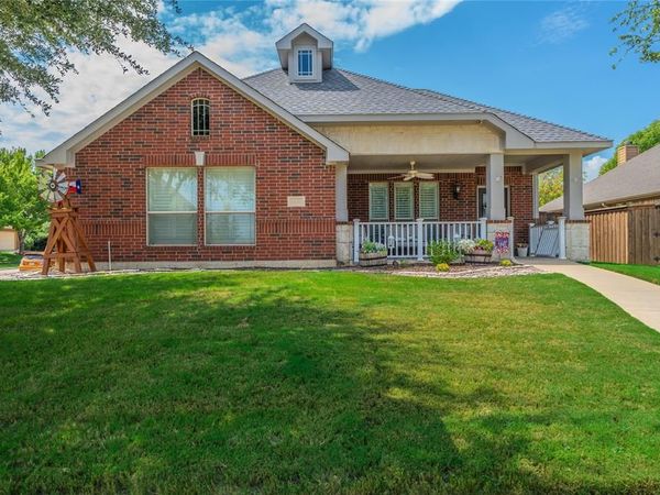 600 Cross Meadow Boulevard, Mansfield, TX 76063
