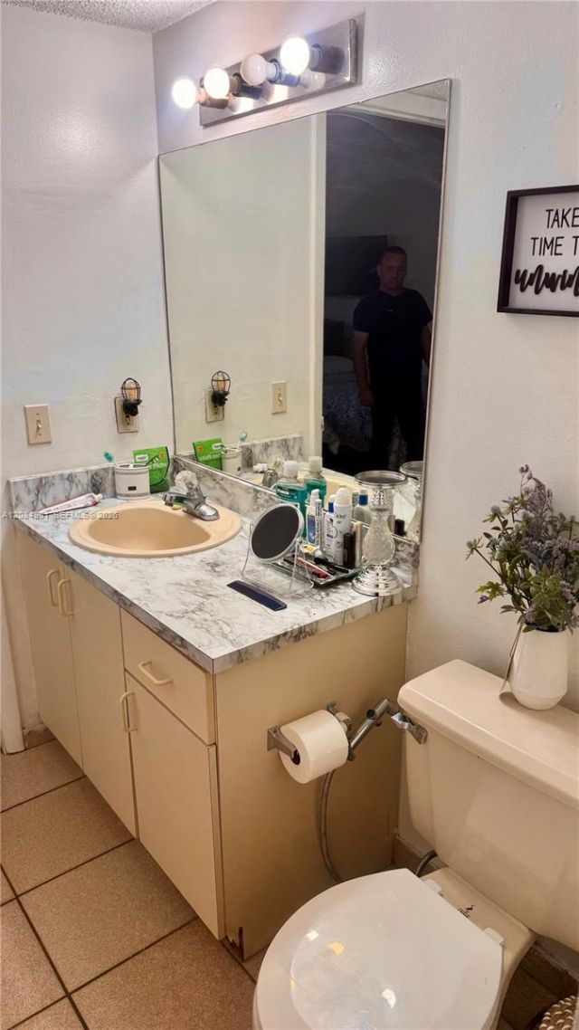 2710 W 76th St , Unit 208, Hialeah, FL 33016 Photo