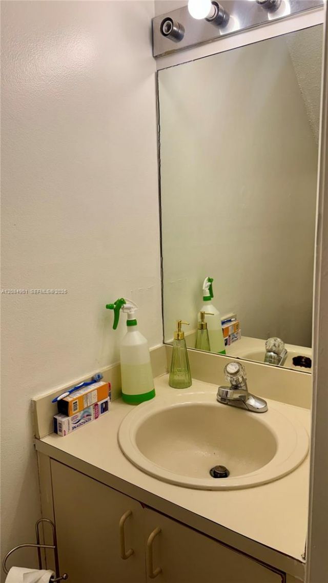 2710 W 76th St , Unit 208, Hialeah, FL 33016 Photo