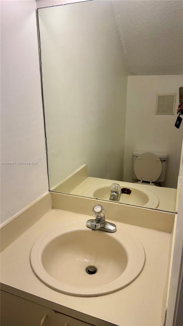 2710 W 76th St, Unit 208, Hialeah, FL 33016 Photo
