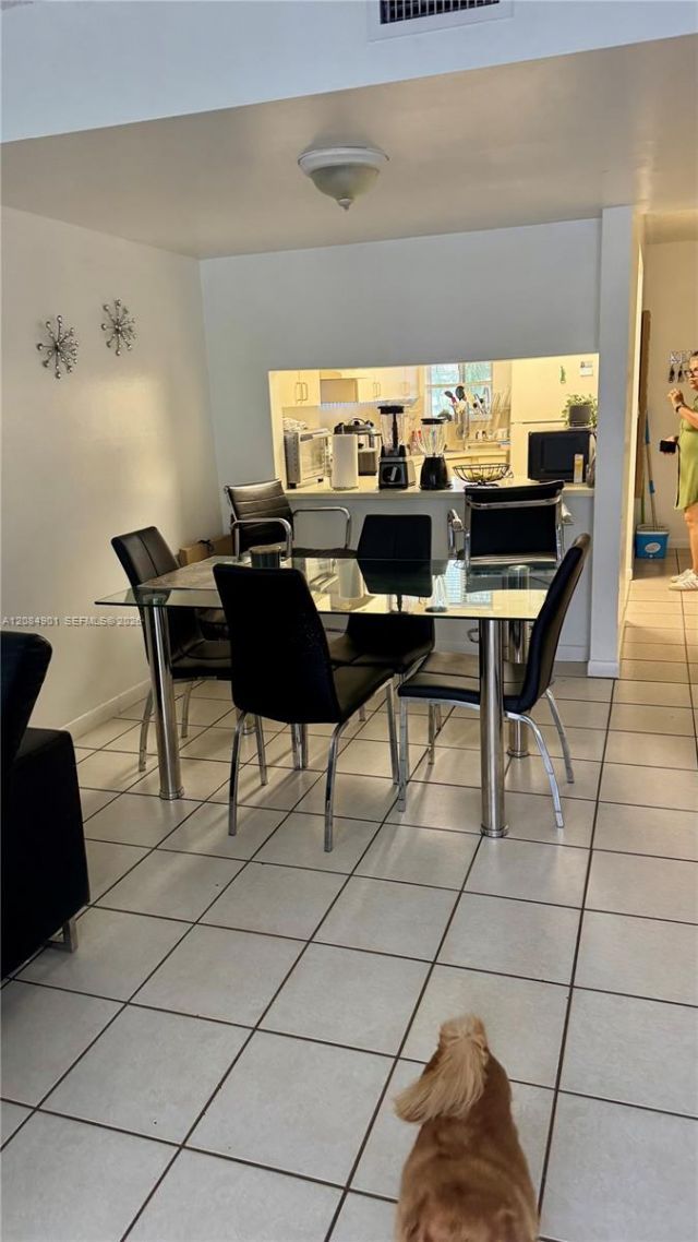 2710 W 76th St , Unit 208, Hialeah, FL 33016 Photo